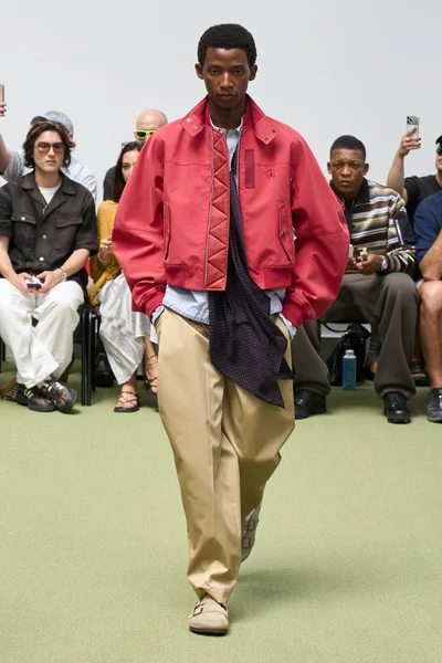 Look 13